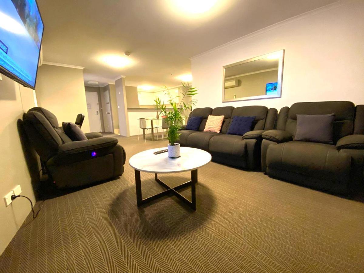 2 Bed 2 Bath Apartment In Braddon, Canberra - Pool, Gym And Free Parking ภายนอก รูปภาพ